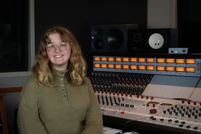 manually tune, edit, and beautify your vocals