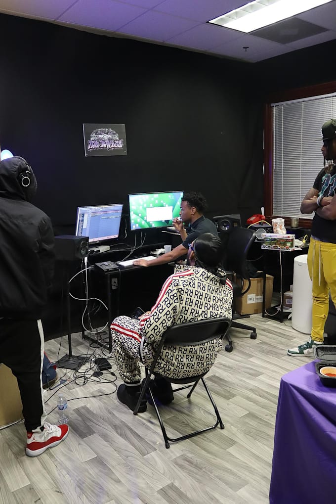 provide a structured mixing and mastering experience