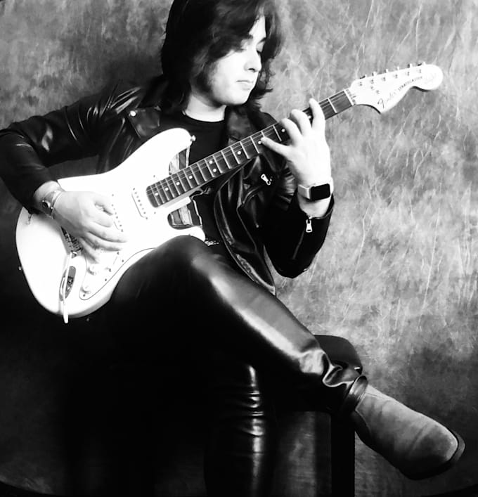 be your guitar teacher and give you guitar lessons online