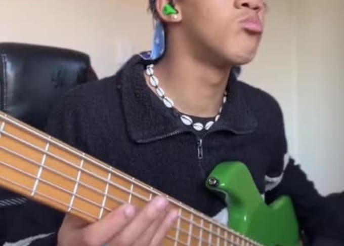 be your bass player in pop, soul, rock, metal, funk, gospel song