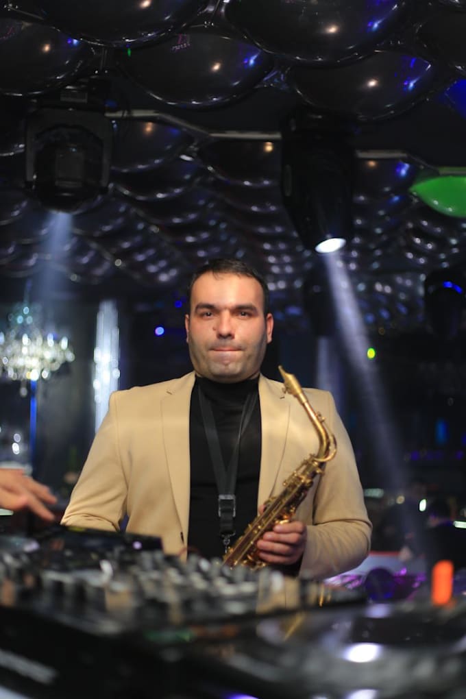 an example of recording a saxophone for a client
