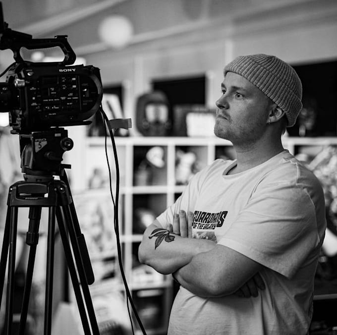 record captivating danish or english voice over and speak