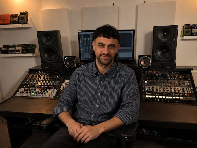 professionally master your techno or house track with premium analog hardware