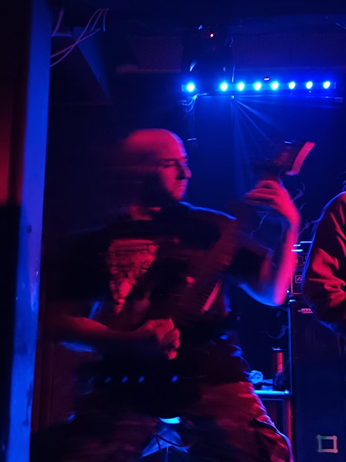 play and write riffs and sessions for death metal projects