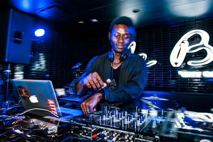 create a bespoke dj mix for your wedding or event