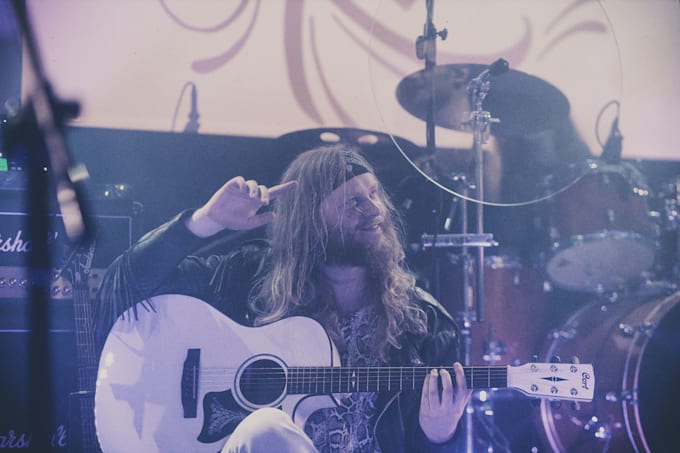 give you personalized guitar lessons