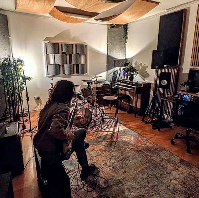 compose music for films, video games and trailers
