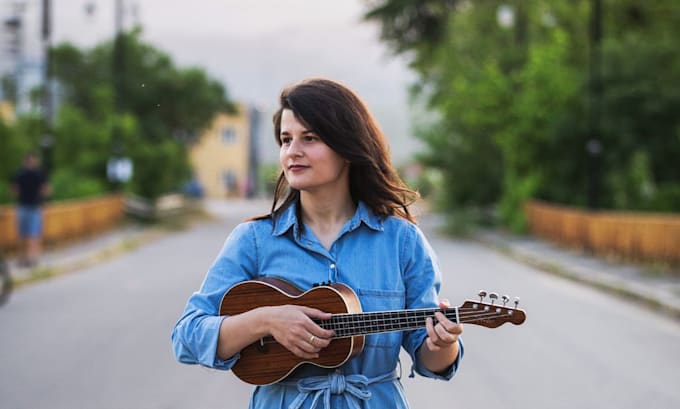 write and sing a personalized ukulele song