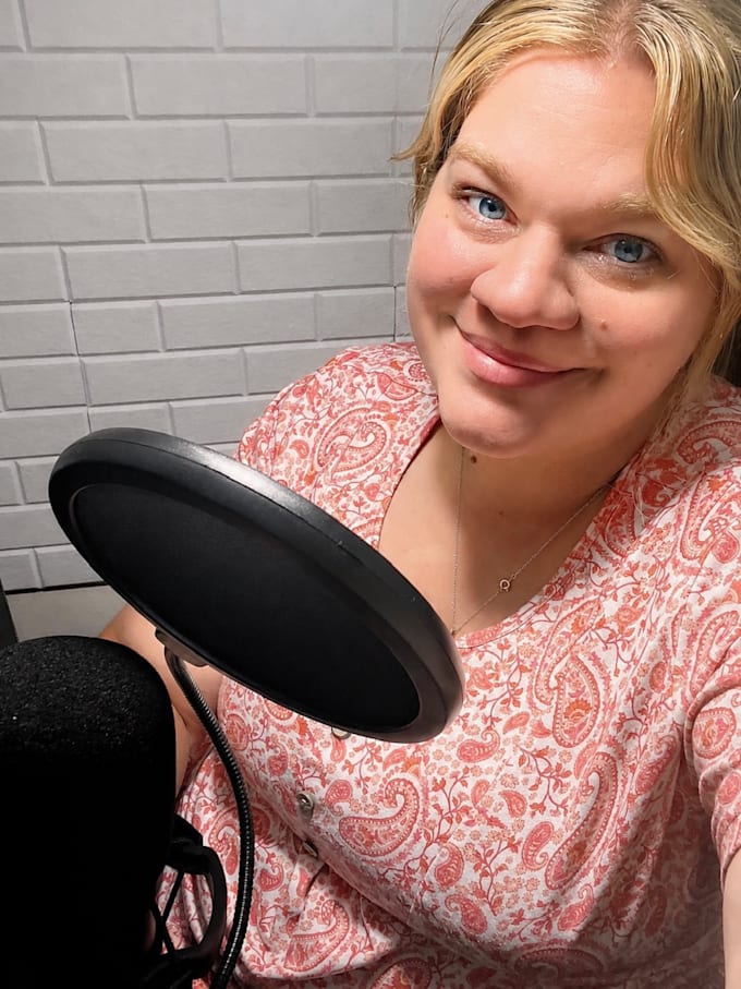 create engaging narration and voice over work