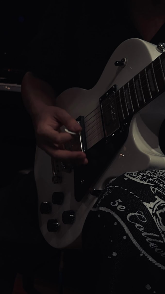 write or compose professional guitar