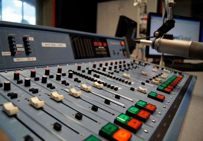 record a professional 60 second voiceover