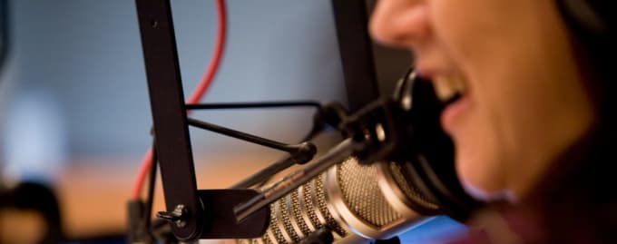 do dubbing for cartoons in english and hindi