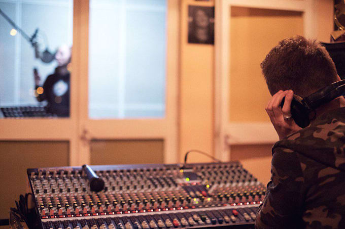 do professional mixing, tuning and mastering for your song