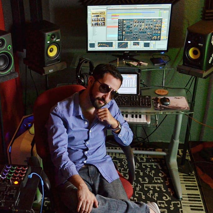 produce custom beats for your vocal tracks