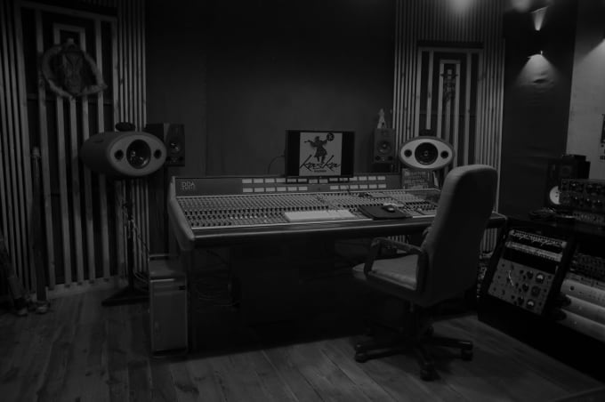 make a beat for you to sing