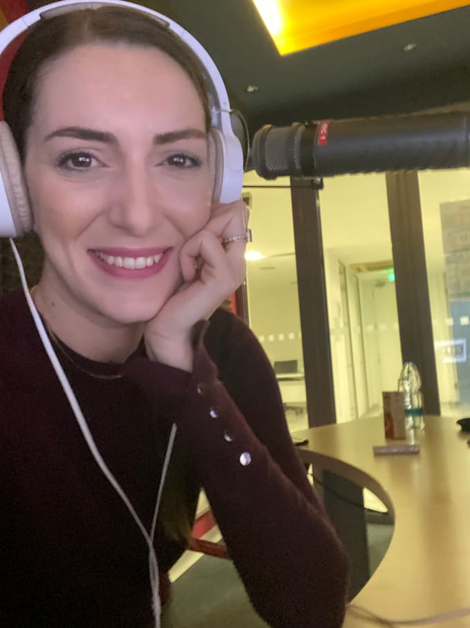 be your exceptional greek and english female pro voiceover