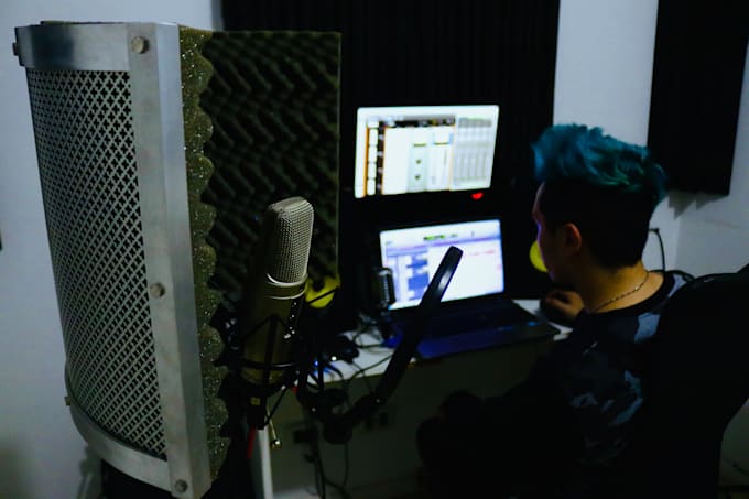 your mixing reggaeton hit