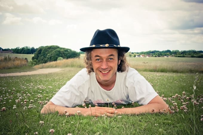record a voiceover in danish or english