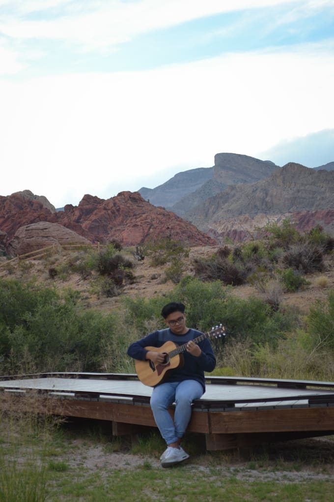 give classical, fingerstyle, acoustic, and electric guitar lessons