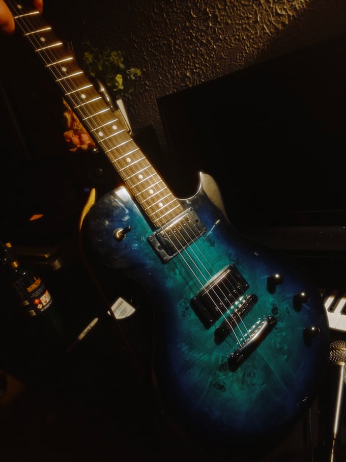 create you custom guitar tracks