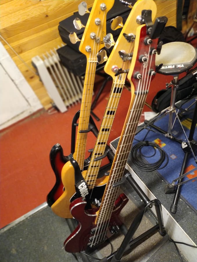 Gig Preview - Create a tasty bass recording for your song