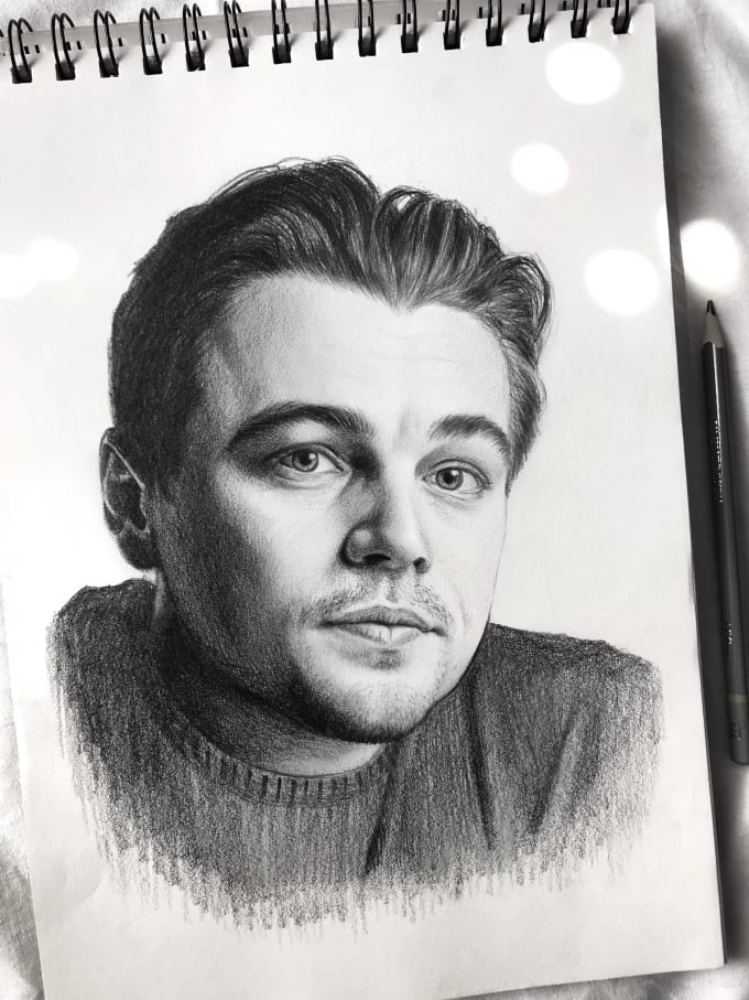 Bestseller - draw realistic hand drawn pencil portrait from a photo