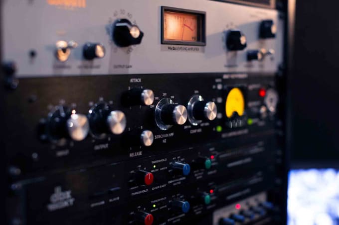 Gig Preview - Mastering your music professionally