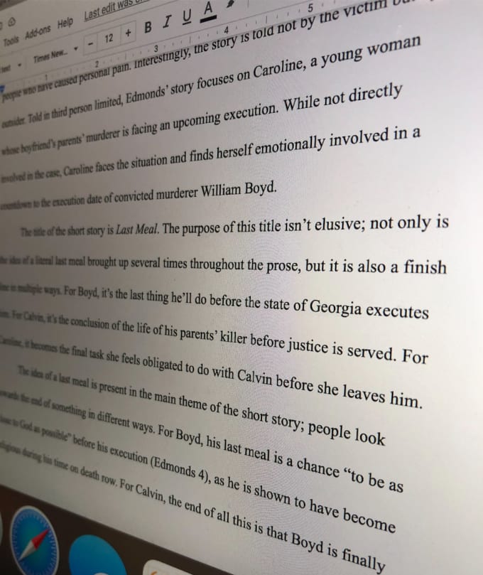 Gig Preview - Proofread and critique essays