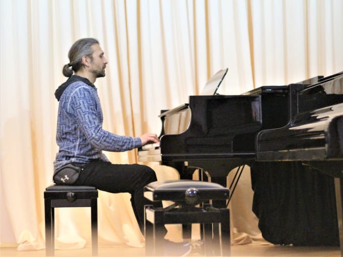 Gig Preview - Teach you how to play piano for adults and children