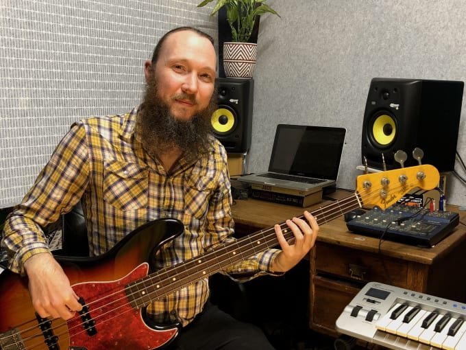 Gig Preview - Record a great sounding, pro bass track for your song