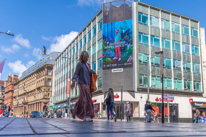 Gig Preview - Photograph your billboard in liverpool