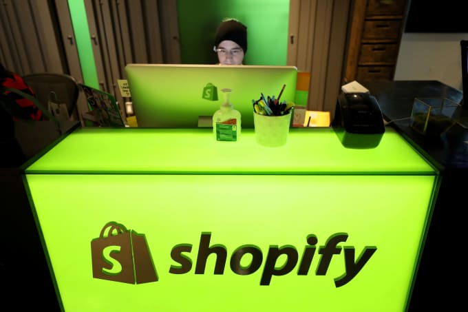 Gig Preview - Build a shopify store or dropship ecommerce website