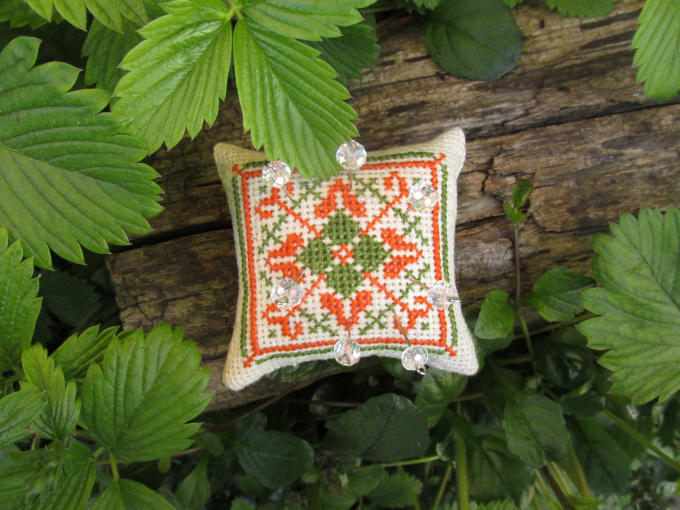 Gig Preview - Sew a needle cushion or a pincushion with hand embroidery