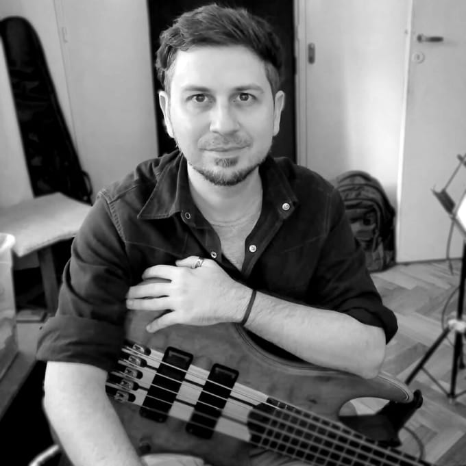 Gig Preview - Teach you play bass guitar with personalized lessons