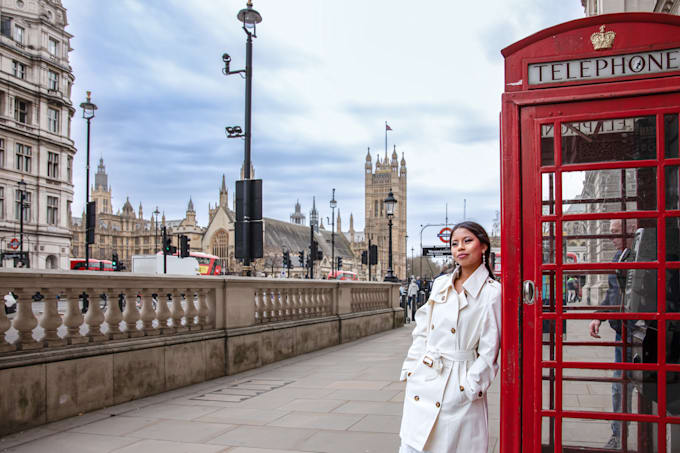 Gig Preview - Take your instagrammable portraits in london