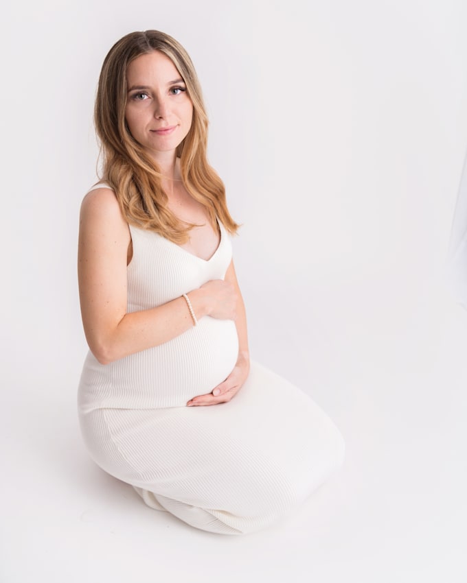 Gig Preview - Professionally retouch, edit your maternity photographs