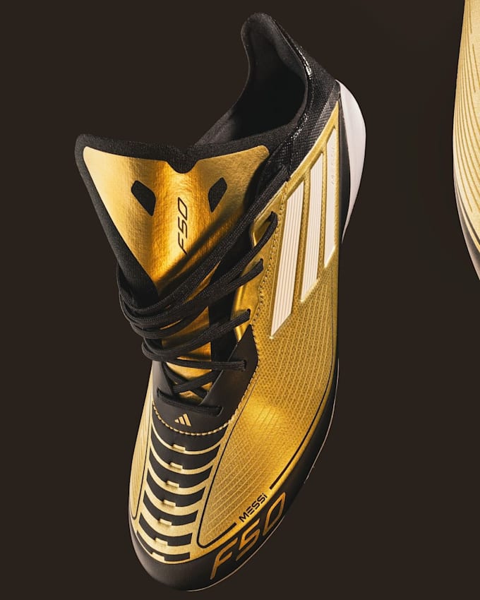 Gig Preview - Create 3d shoe animation, 3d sport wear, 3d football boot, 3d shoe design