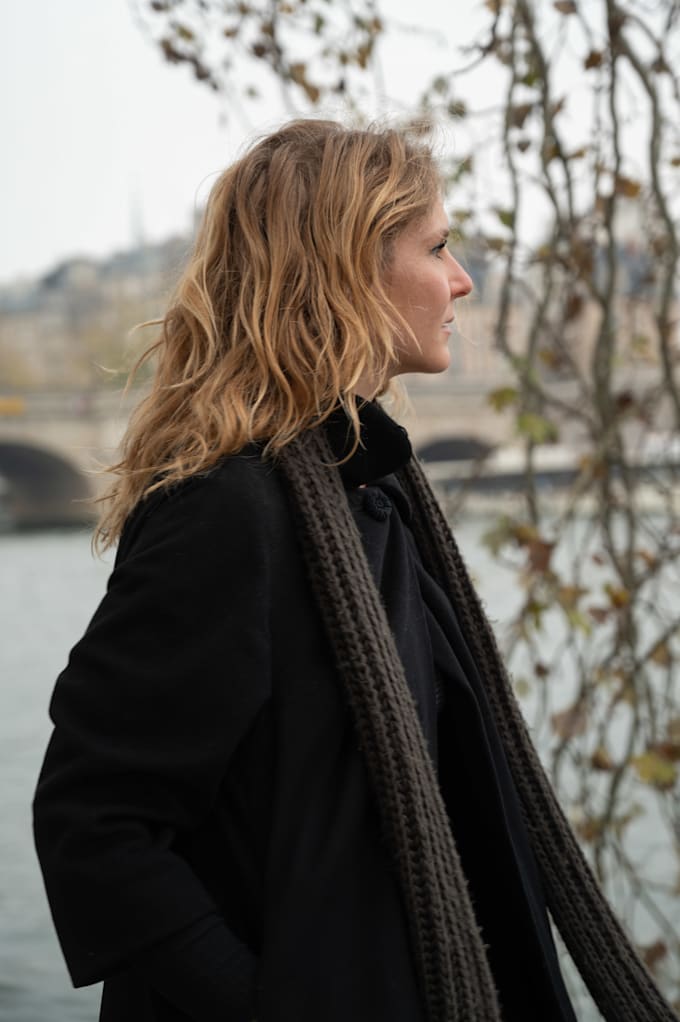 Gig Preview - Capture stunning portraits on the bank of the seine river