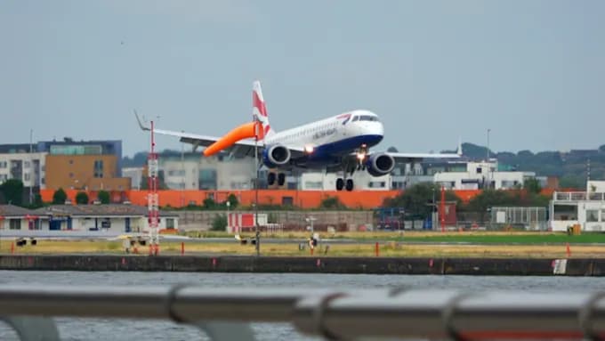 Gig Preview - Create 4k aircraft observation videos at any london airport