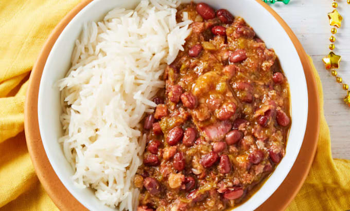 Gig Preview - Do rice and beans meal with delicious stew delicacy