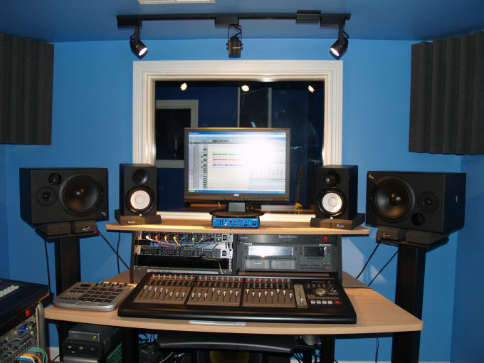 Gig Preview - Create you a 30 second radio commercial, including sound effects and a music bed