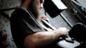 record electric or acoustic guitar to your song