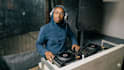 professionally mix or edit your playlist into a clean dj set