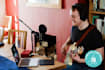 teach you to play guitar in online lessons