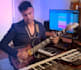 provide professional customized guitar lessons