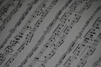 write amazing and detailed guitar or bass tabs