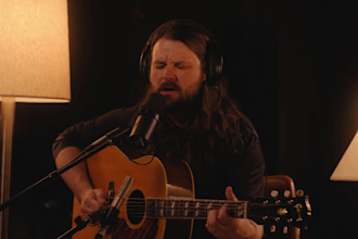 male country singer, country rock, guitar country singer, country pop singer