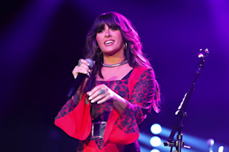 be your female country stage music holiday christmas song singer songwriter