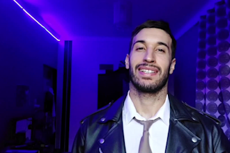 be your video male model for product review