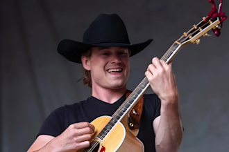 record country music for any occasionrd christmas holidays songs